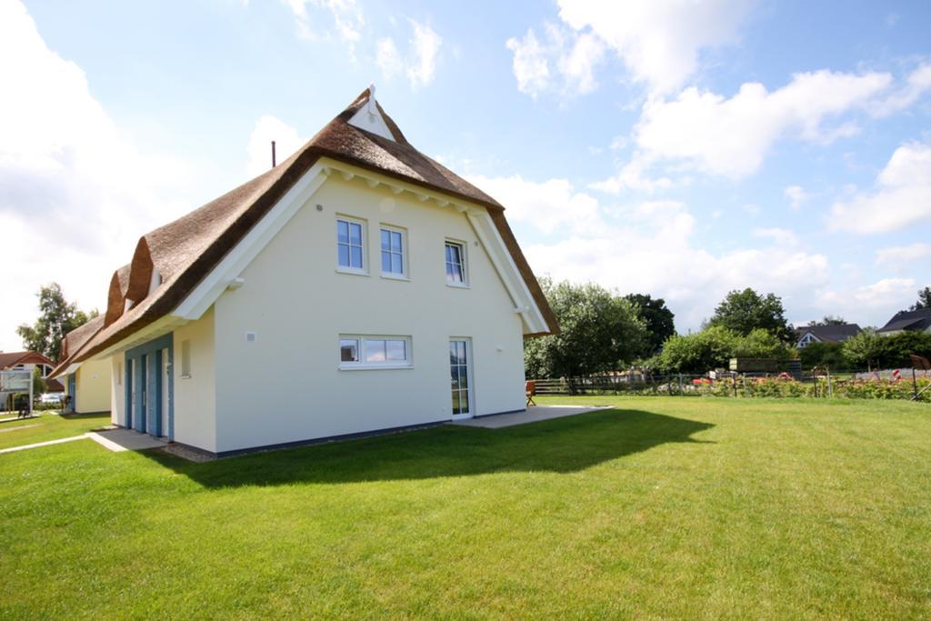 Reetdachhaeuser Boergerende Exterior photo